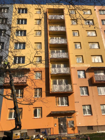 První vrstva fasádní barvy ThermoSan