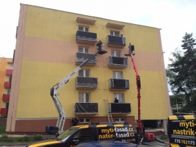 nátěr fasády panelového domu