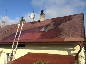 čištění střechy rodinného domu