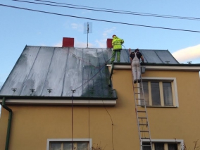 čištění střechy rodinného domu